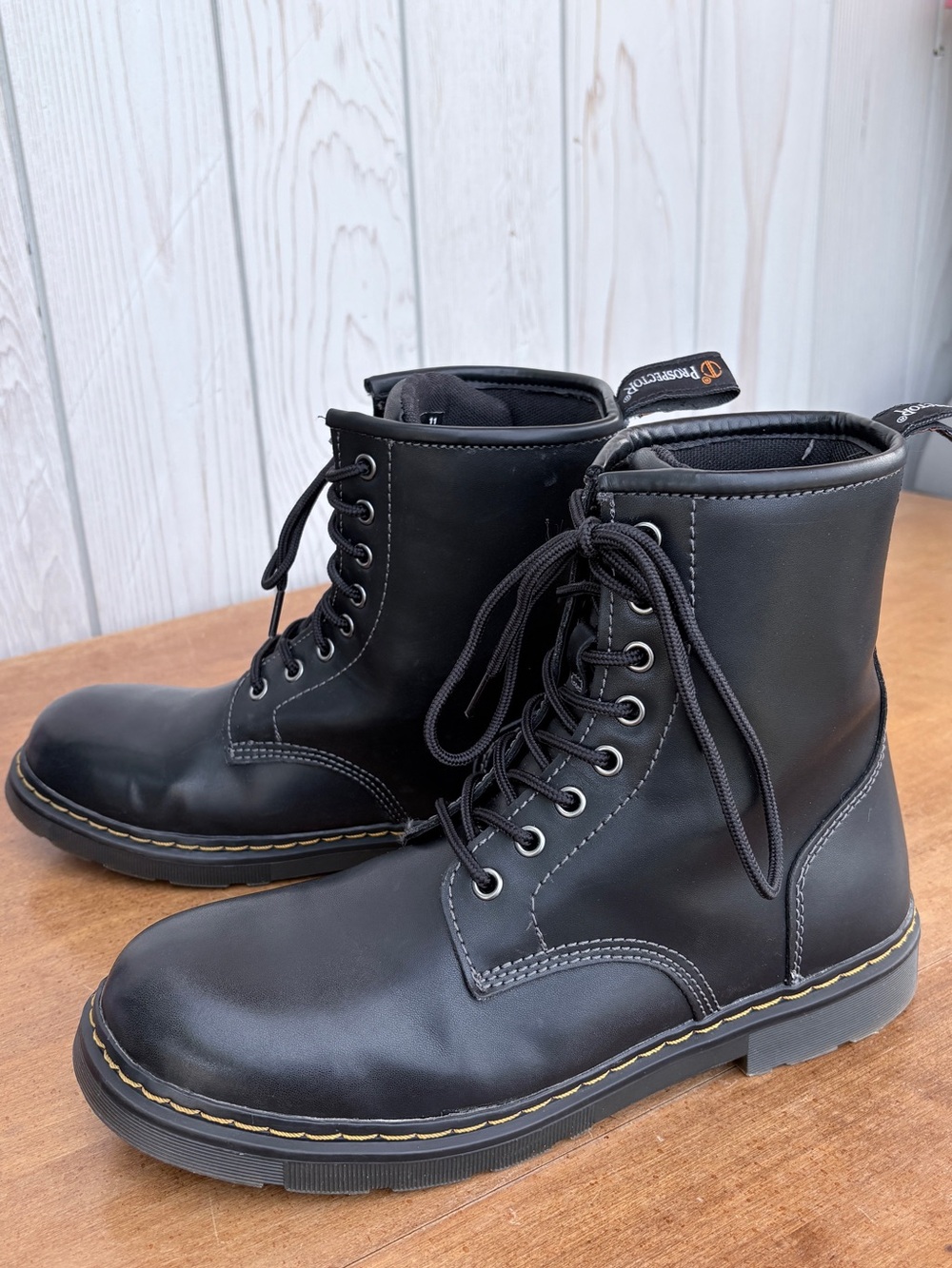 Men's Black Lace-Up Leather Boots with Contrast Stitching